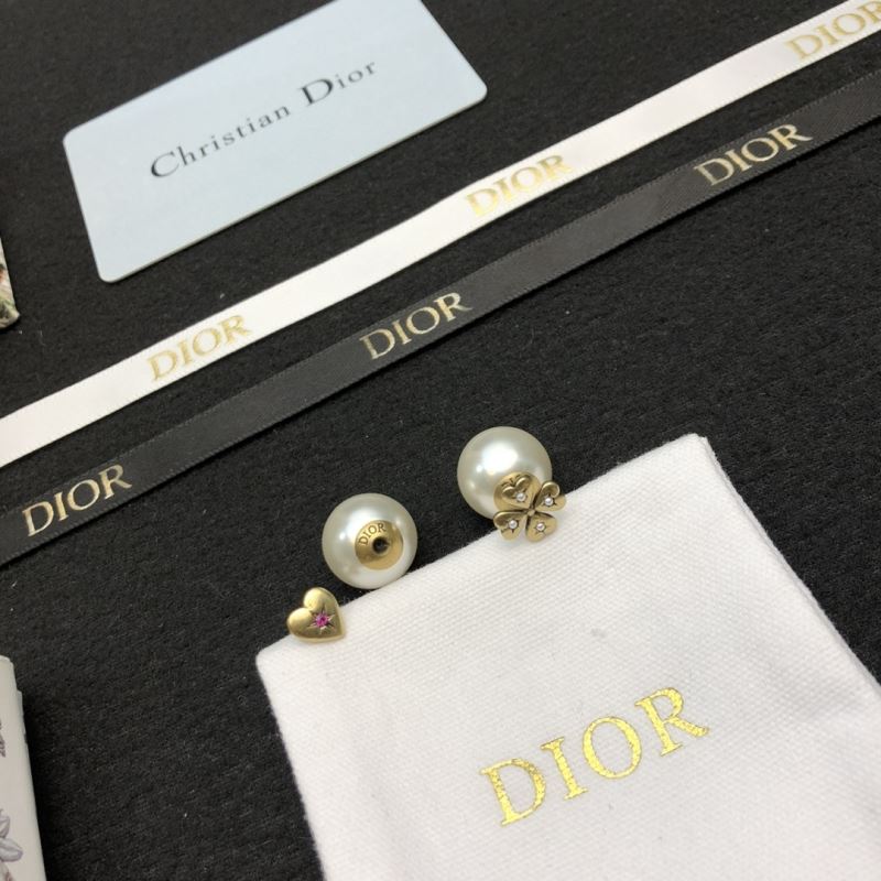 chr1st1an D10r earrings
